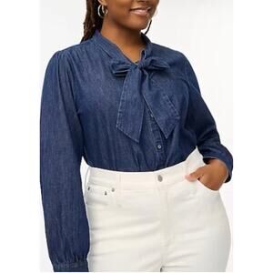 J.Crew Chambray Bow Neck Shirt Harbor Blue Wash Button Down, size small 
BT255